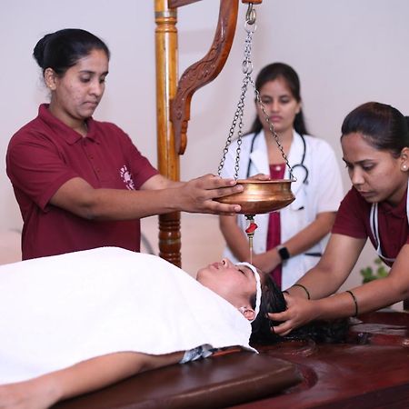 Tapasya Health & Wellness Jaysingpur Exterior foto